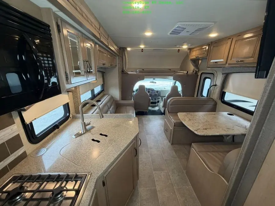 2018 Thor Chateau 31Y Class C