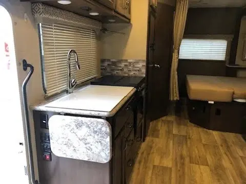 2018 Thor Motor Coach Freedom Elite Motorized Class C
