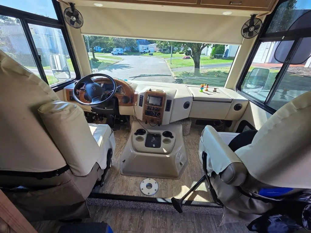 2018 Thor Motor Coach Hurricane Class A Motorhome