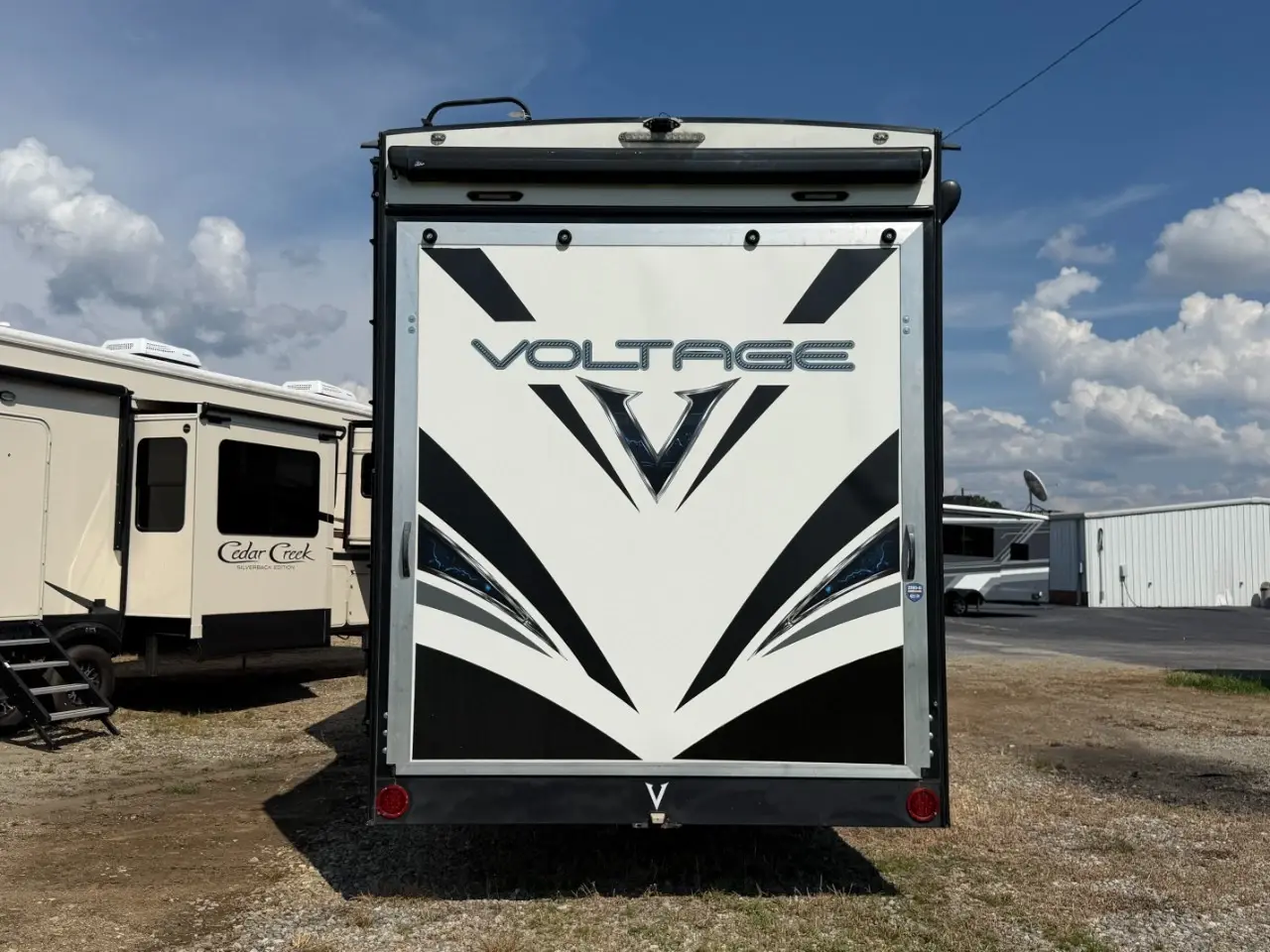 2019 Dutchmen Voltage
