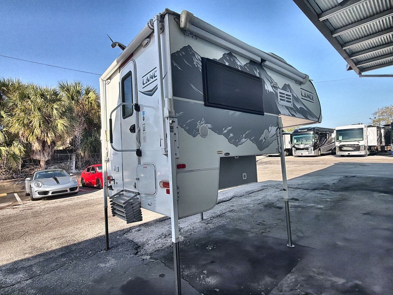2019 Lance Lance Truck Camper