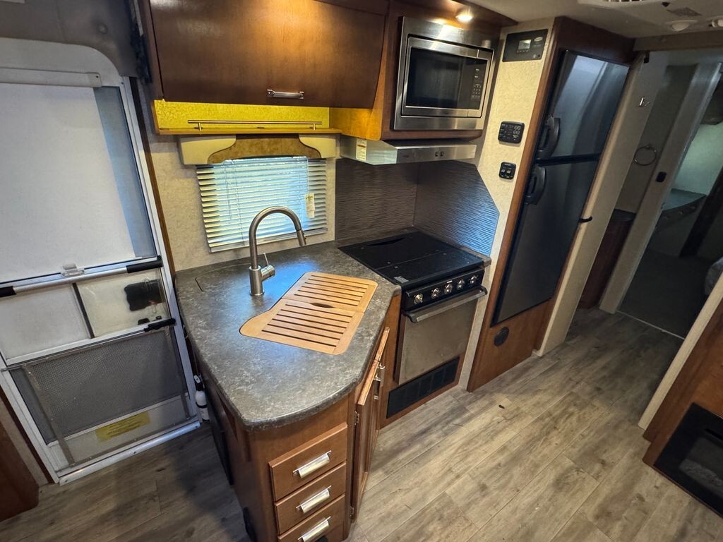 2020 Lance Travel Trailer Travel Trailer