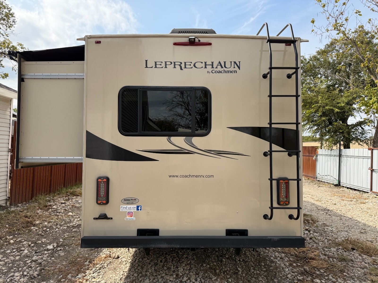 2021 Coachmen Leprechaun