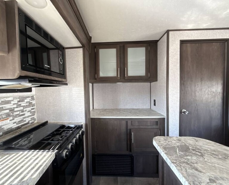 2021 Dutchmen Coleman Lantern Travel Trailer