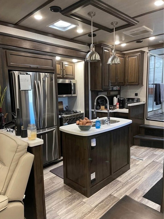 2021 Dutchmen Yukon Fifth Wheel