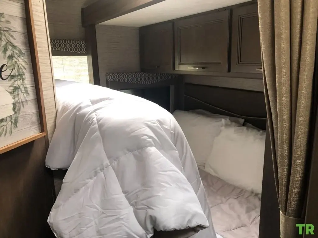2021 Thor Motor Coach Freedom Elite Motorized Class C