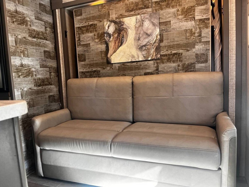 2021 Thor Motor Coach Gemini RUV Motorized Class C