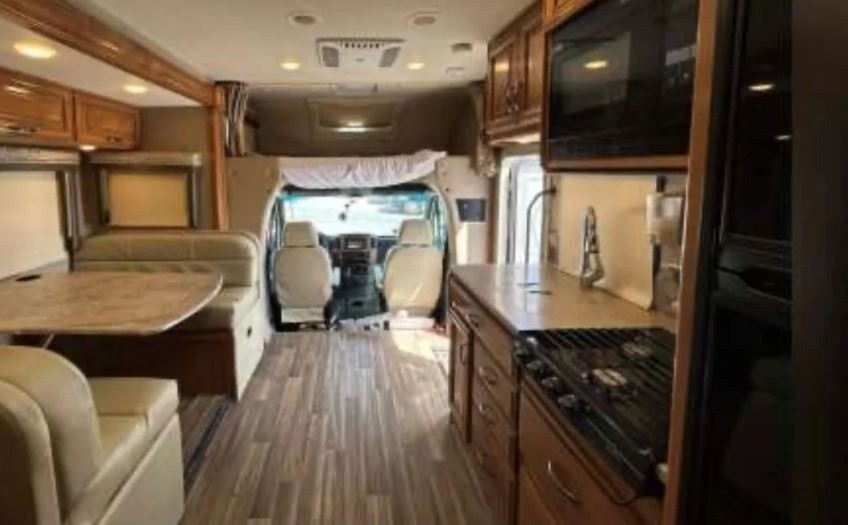 2021 Thor Motor Coach Quantum Sprinter Motorized Class C