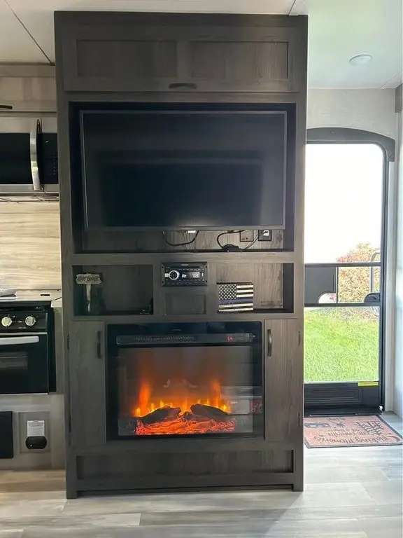 2021 Winnebago Voyage Travel Trailer