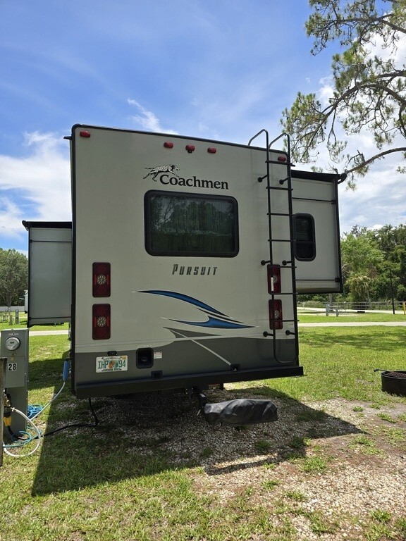 2022 Coachmen Pursuit Motorized Class A