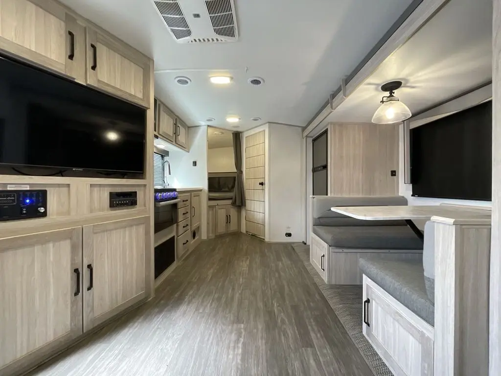 2022 Cruiser RV Twilight Signature