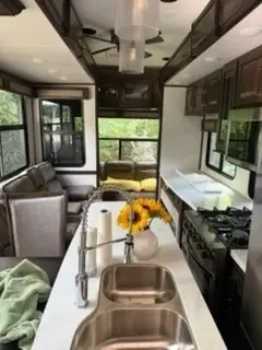 2022 Dutchmen Yukon Fifth Wheel