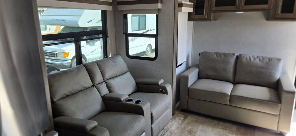 2022 Forest River Rockwood Signature Travel Trailer