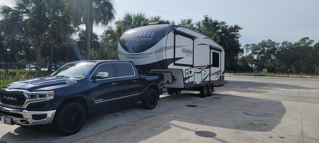 2022 Forest River Rockwood Ultra Lite FW Fifth Wheel