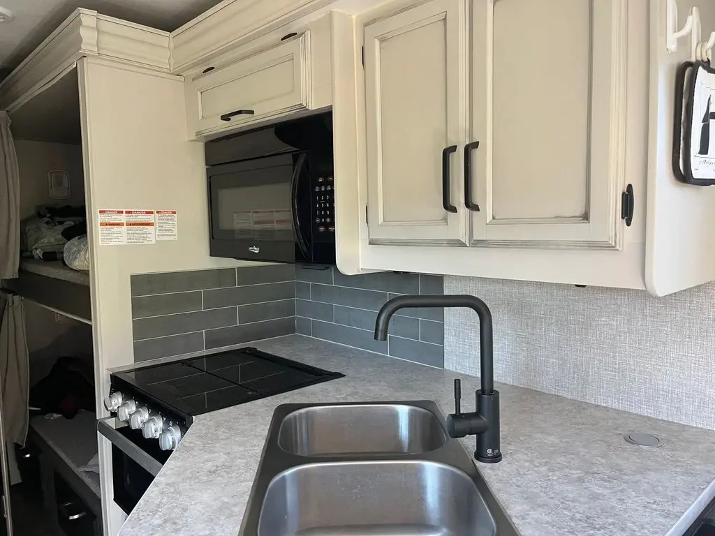 2022 Jayco Redhawk Class C Motorhome