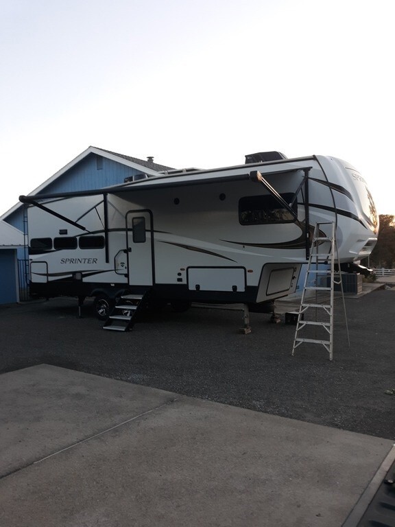 2022 Keystone Sprinter (Fifth Wheel)