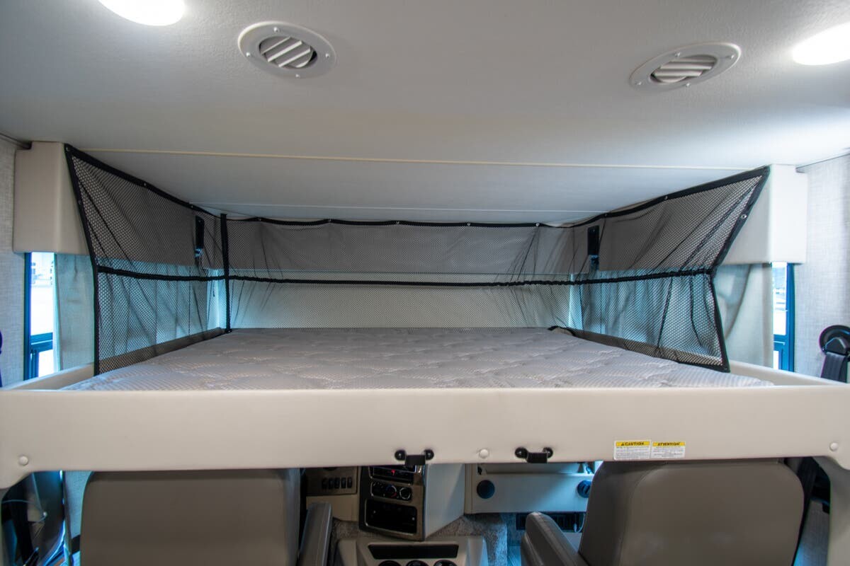 2022 Thor Motor Coach Hurricane