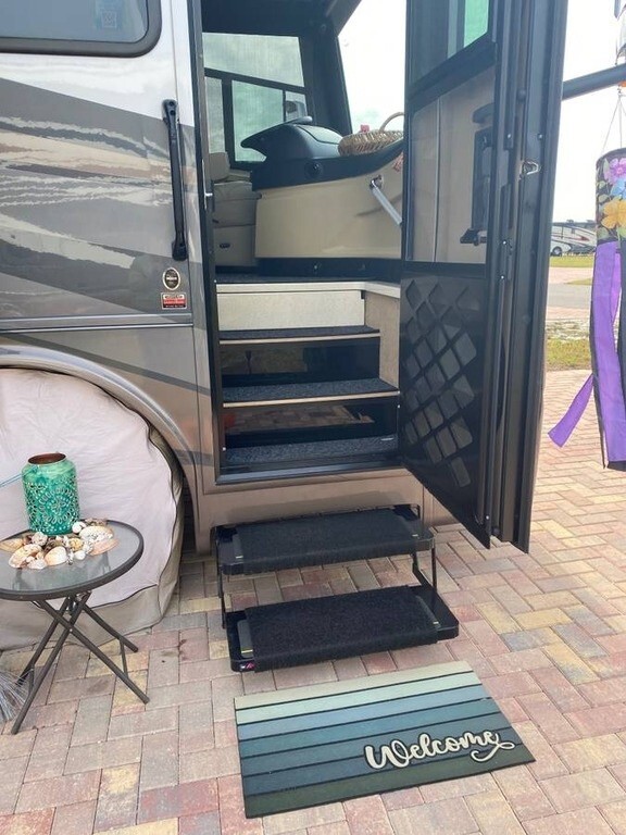 2022 Tiffin Motorhomes Allegro Red 360 Motorized Class A