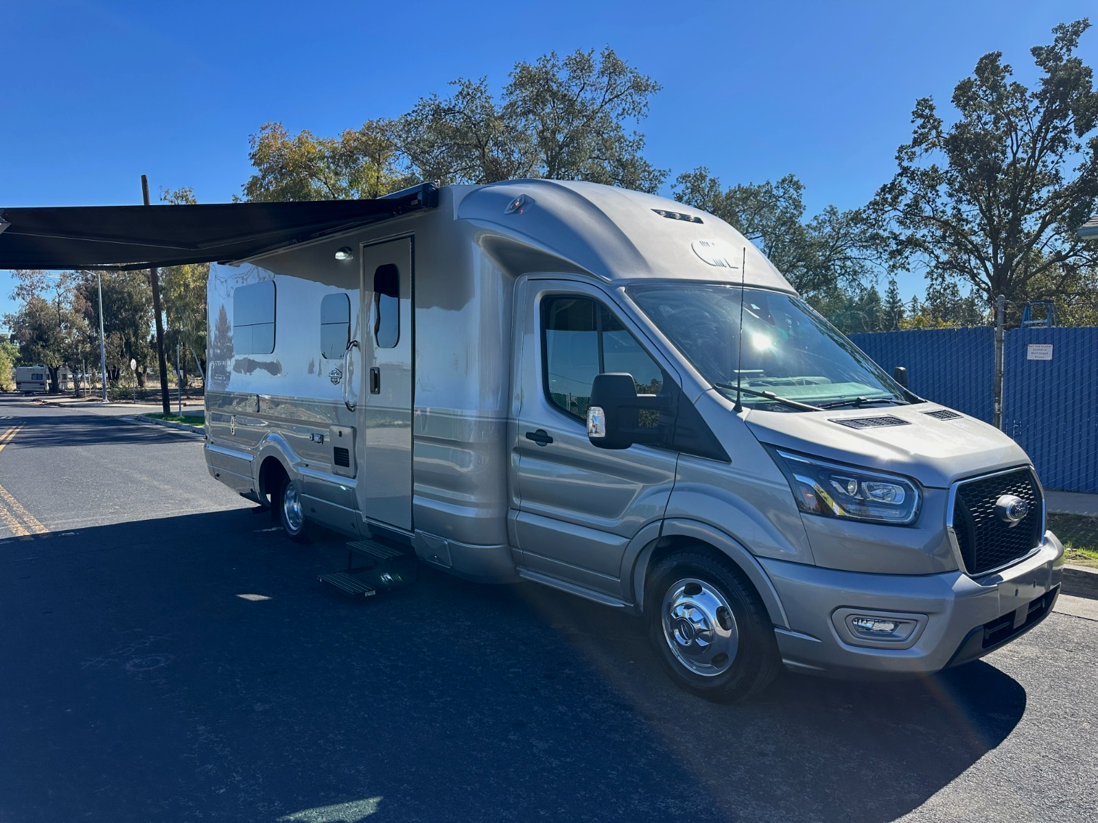 2023 Coach House Platinum III 250DT