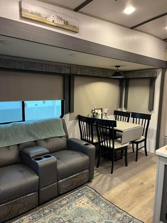 2023 Forest River Wildwood Heritage Glen Fifth Wheel