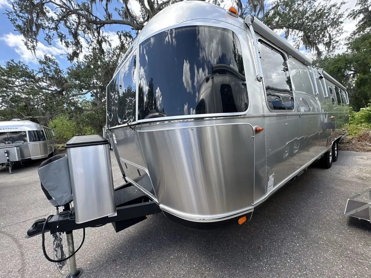 2024 Airstream Classic