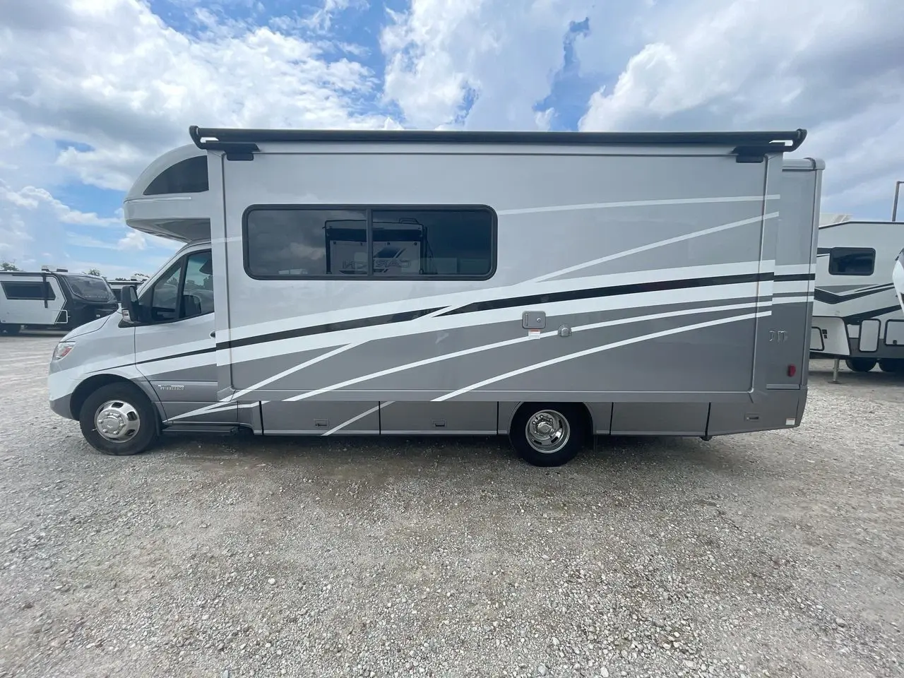2024 Winnebago Navion