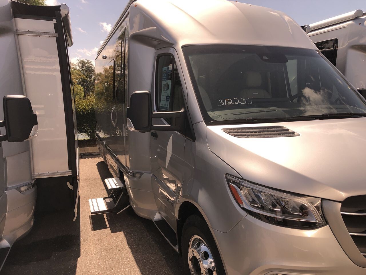 2025 Airstream Atlas