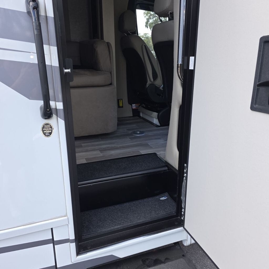 2025 Tiffin Motorhomes Wayfarer Class C Motorhome