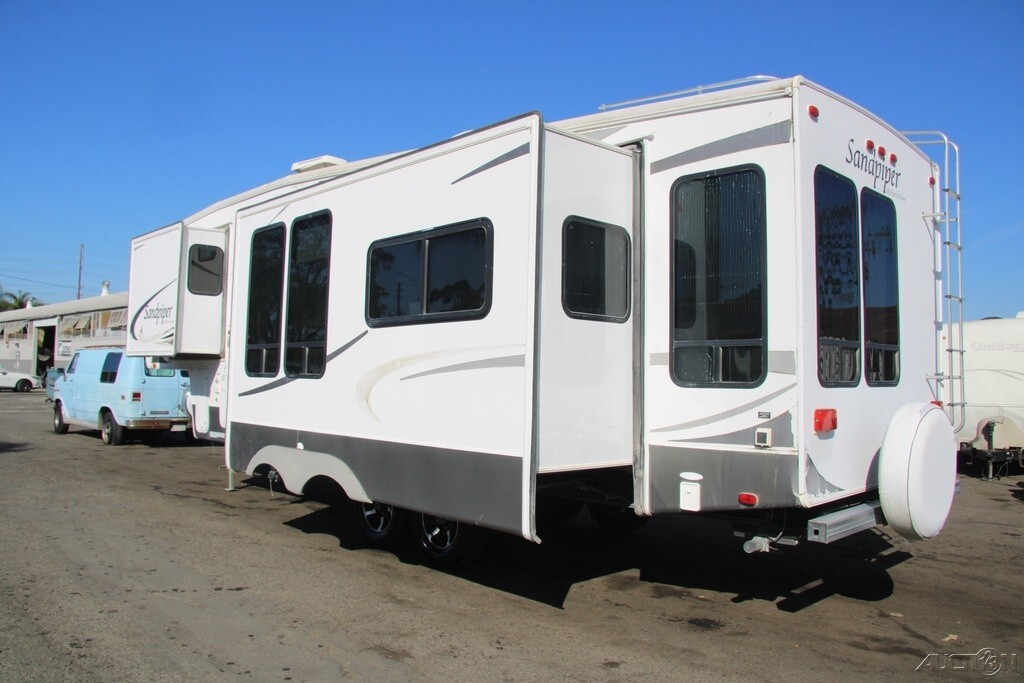 2009 Forest River Sandpiper Fifth Wheel