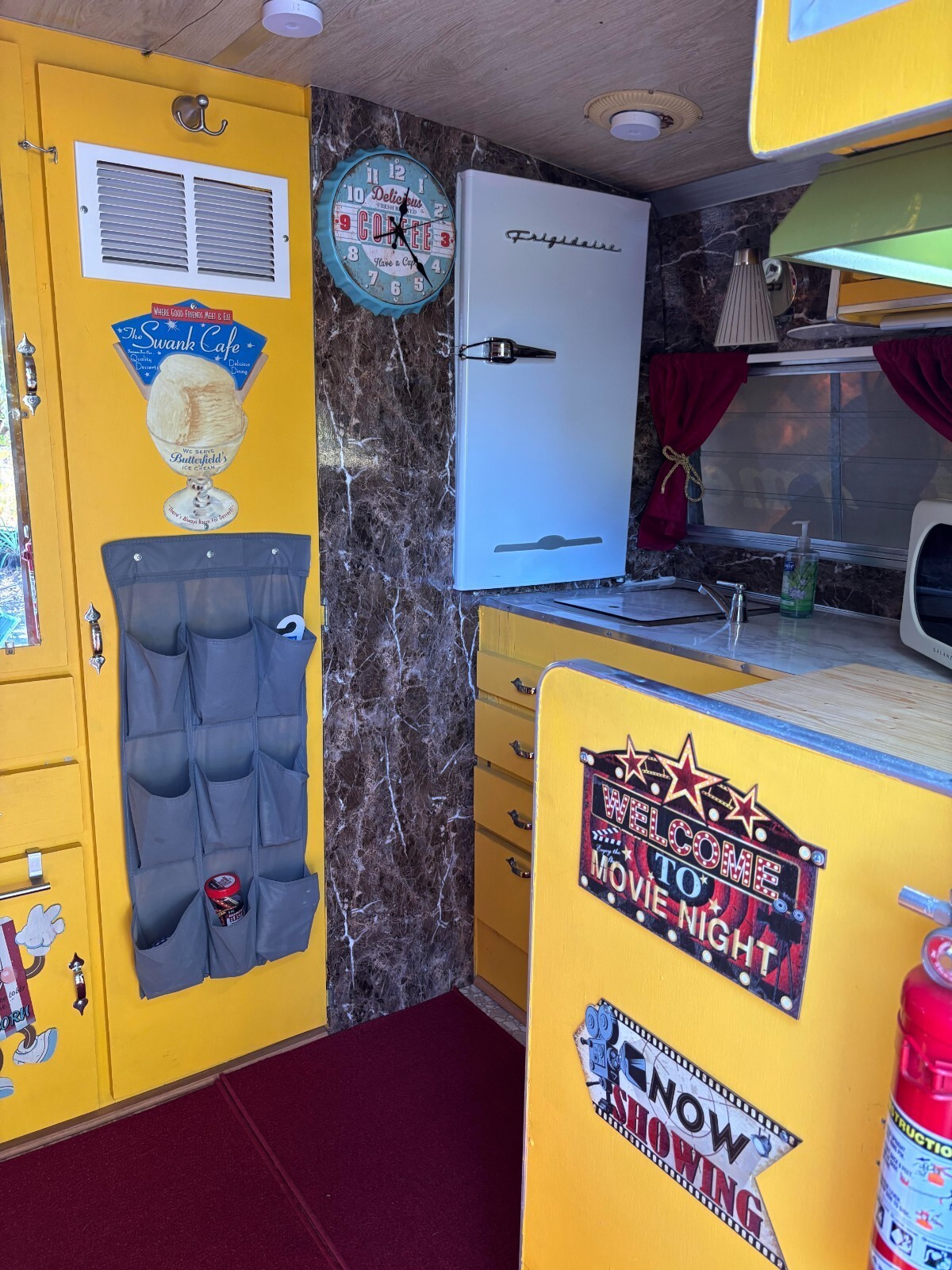 1969 Shasta LoFlyte, Front Kitchen Travel Trailer Camper