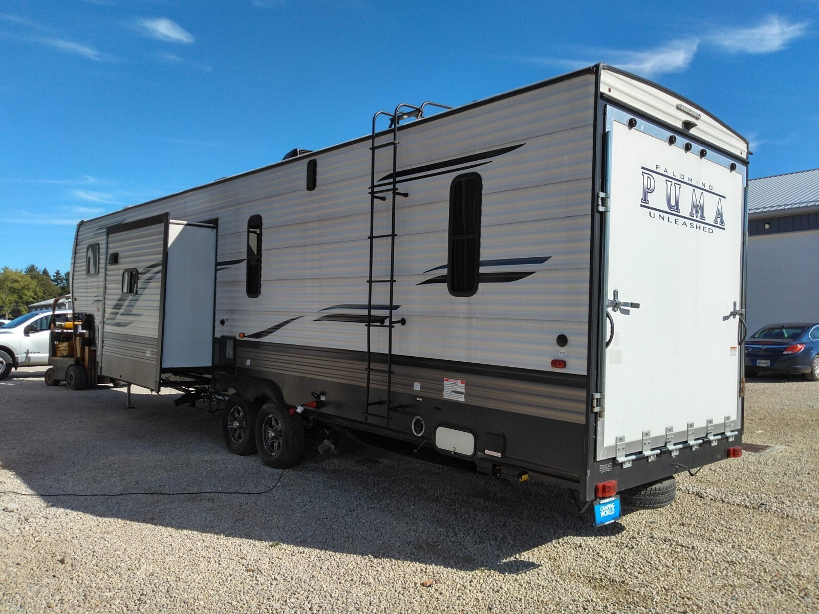 2020 White Forest River PUMA PALAMINO UNLEASHED TOY HAULER PTF 383DSS FIFTH WHEEL CAMPER