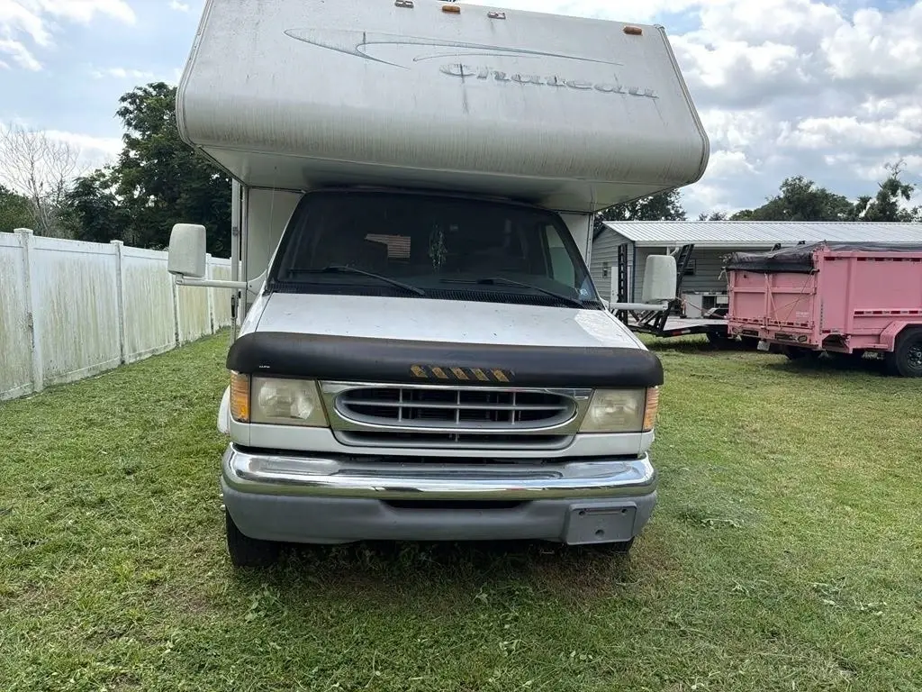 1999 Four Winds Chateau Motorized Class C