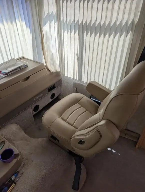 1999 Winnebago Chieftain Motorized Class A