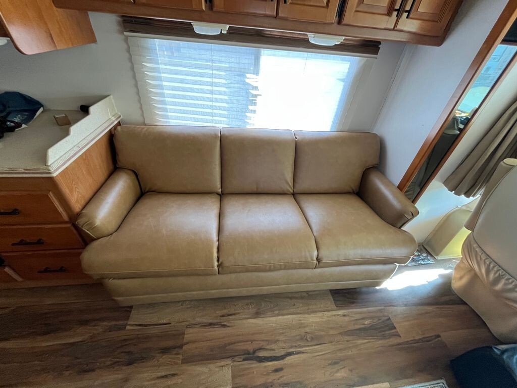 2000 Damon Escaper Class A Motorhome