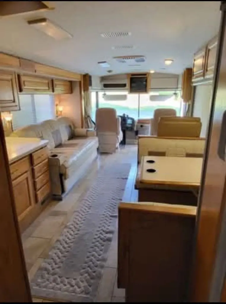 2000 Fleetwood Discovery Class A Motorhome