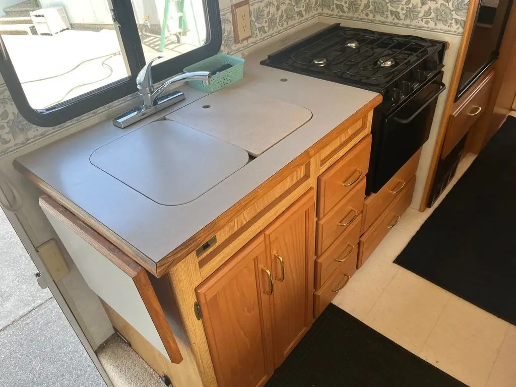 2001 Winnebago Brave Class A Motorhome