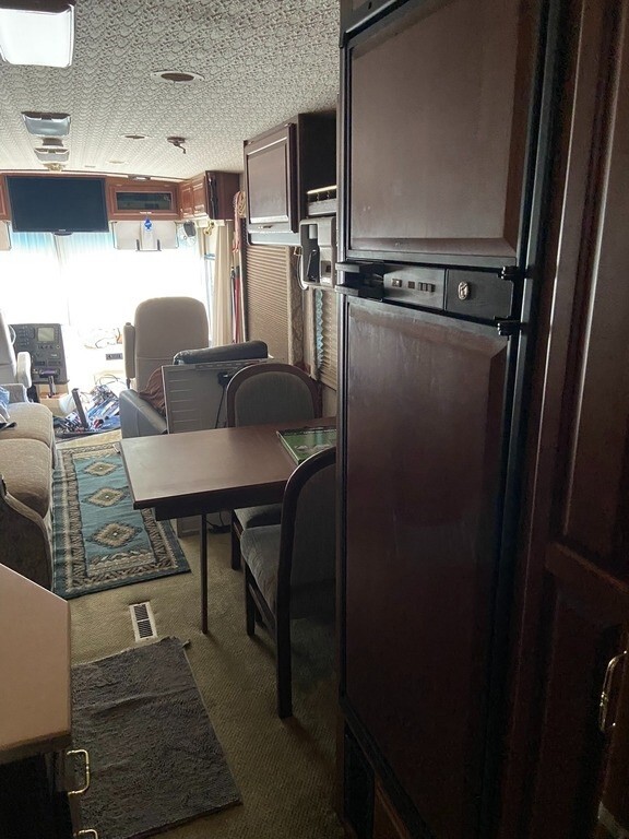 2002 Winnebago Journey DL Motorized Class A