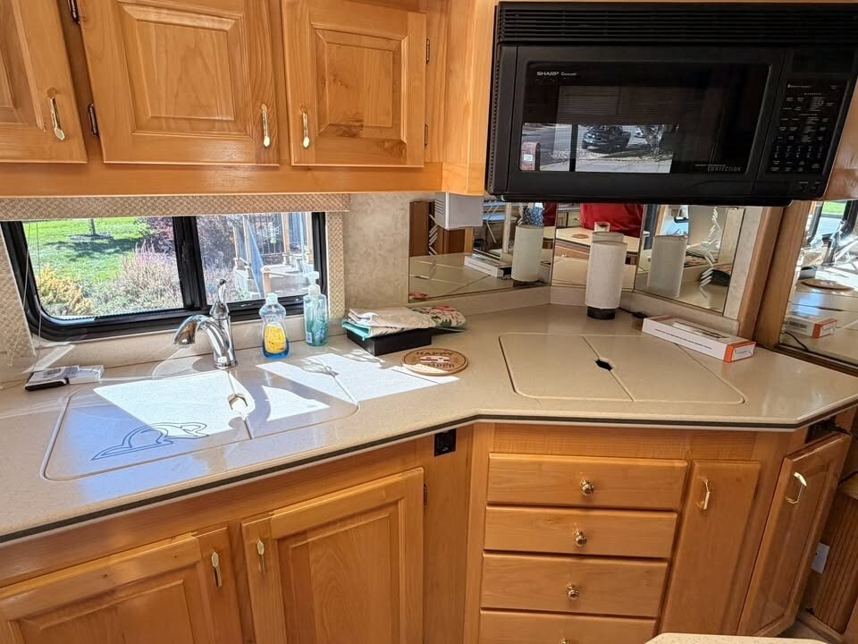 2003 Beaver Monterey Motorized Class A