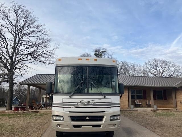 2004 Winnebago Adventurer Motorized Class A