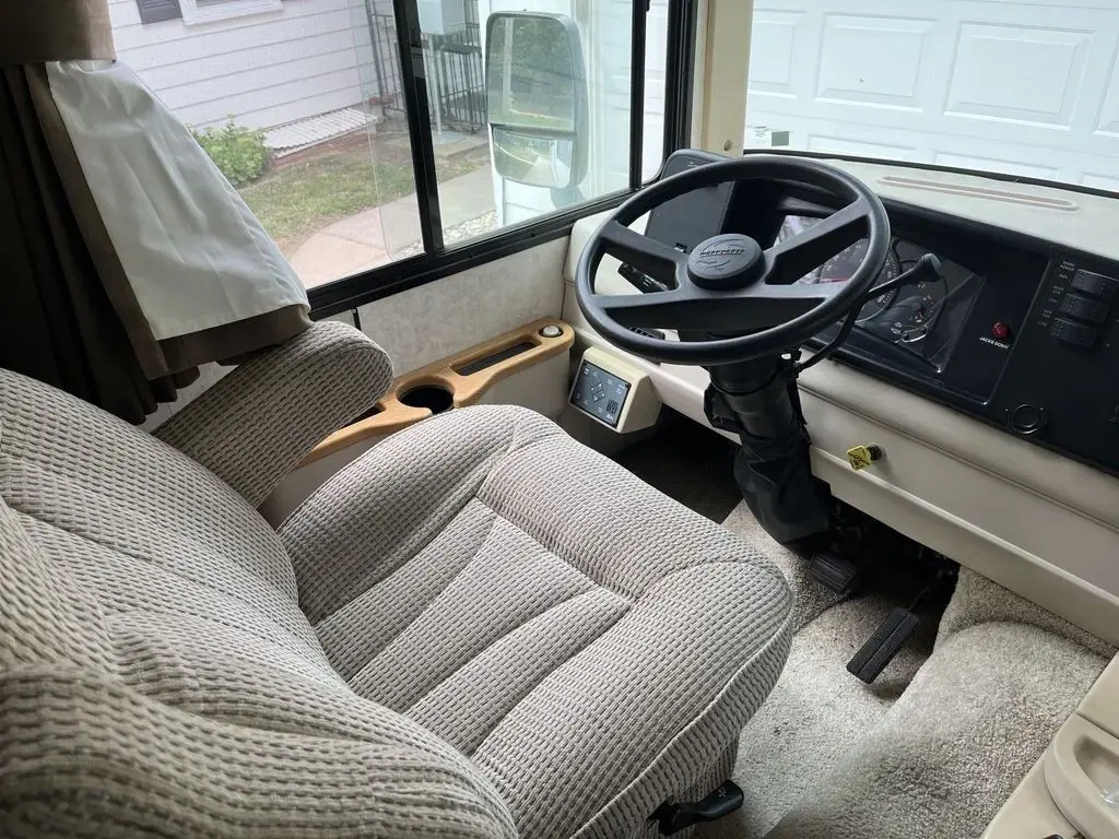 2004 Winnebago Sightseer Class A Motorhome