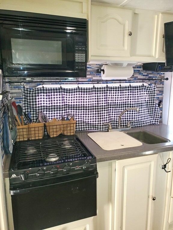 2005 Keystone Outback Travel Trailer