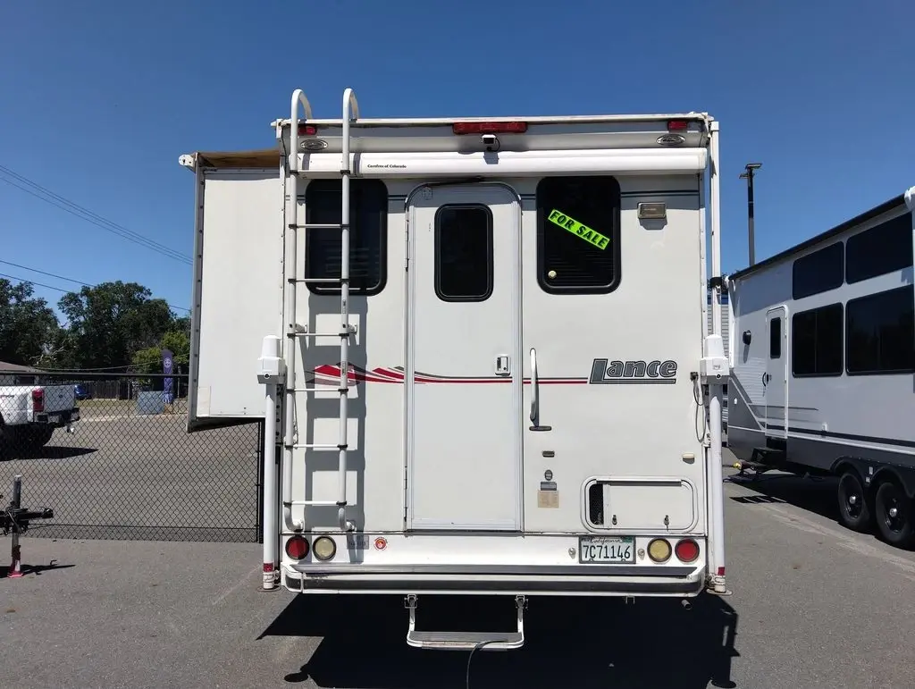 2005 Lance Lance Truck Camper