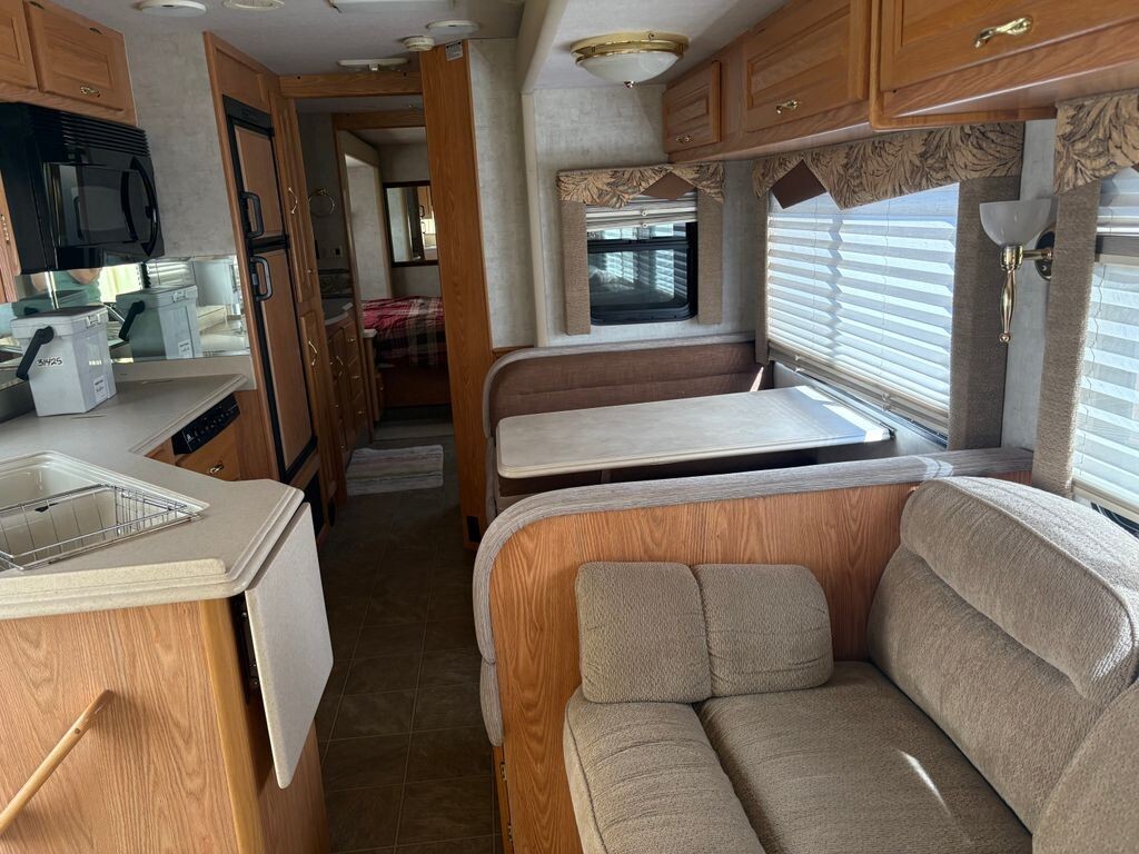 2005 National RV Sea Breeze Class A Motorhome