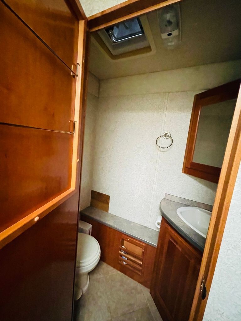 2006 Gulf Stream Friendship G7 Class A Motorhome