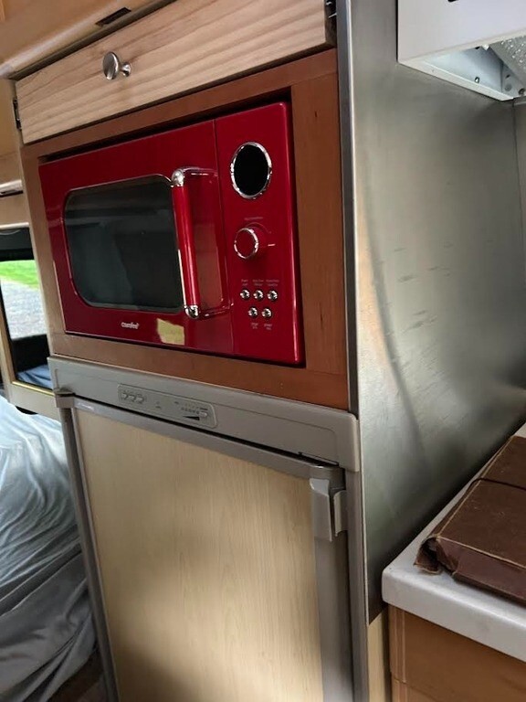 2006 Roadtrek Popular Motorized Class B