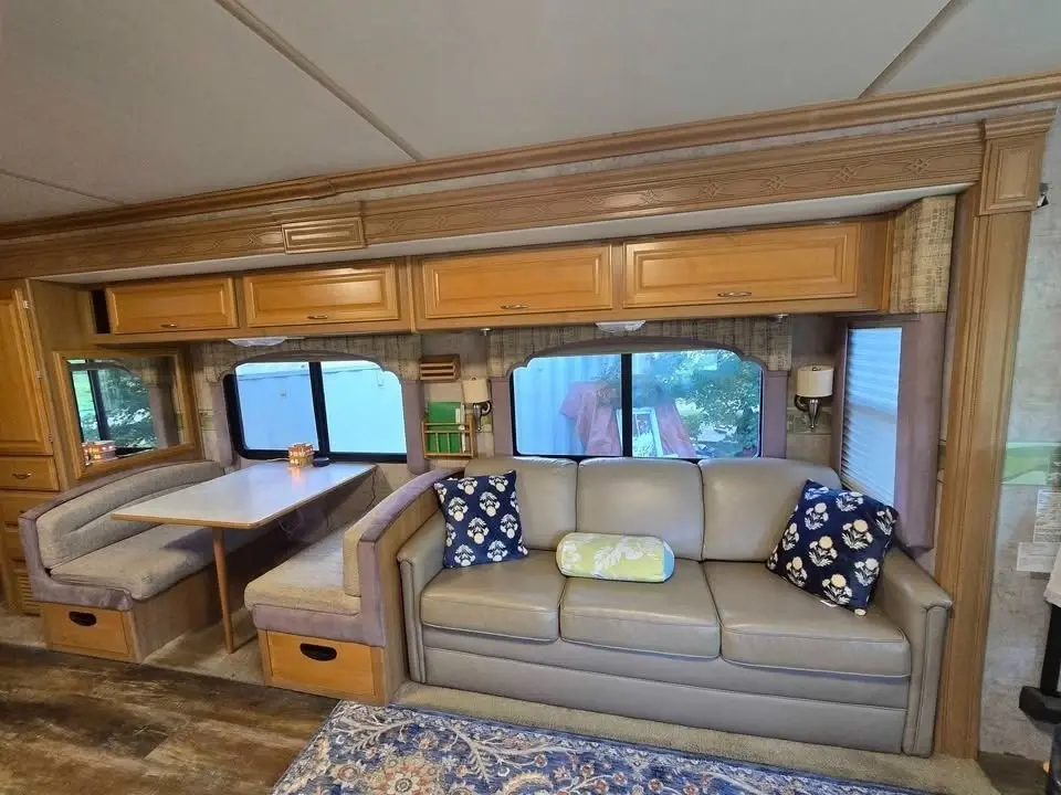 2007 Fleetwood Bounder Motorized Class A