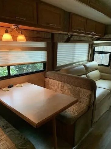 2007 Winnebago Voyage Motorized Class A