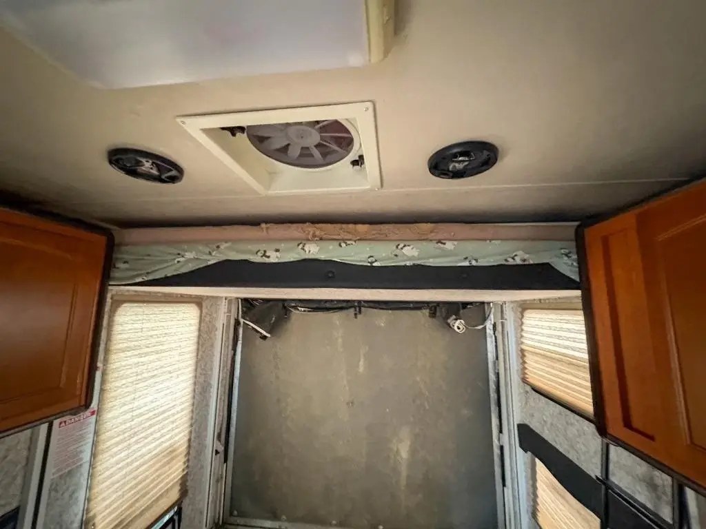 2009 WILDWOOD 27 FBSRV Toy Hauler - Travel Trailer