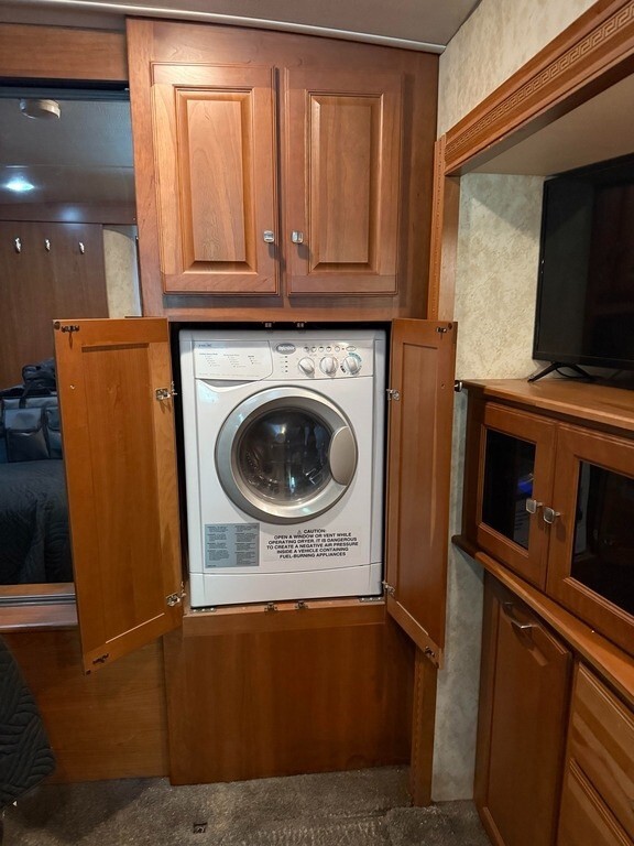 2009 Winnebago Journey Motorized Class A