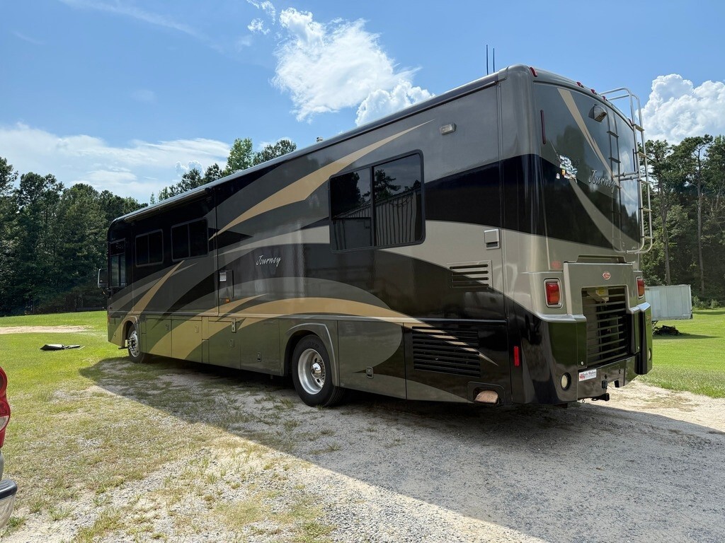 2009 Winnebago Journey Motorized Class A